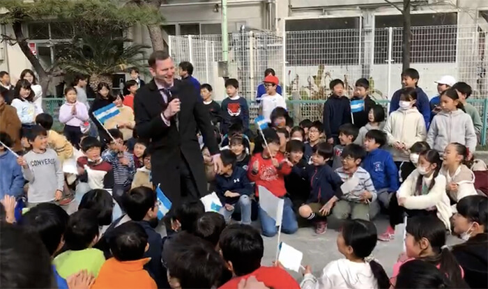 embajador-nicaragua-en-japon-visita-escuela-primaria